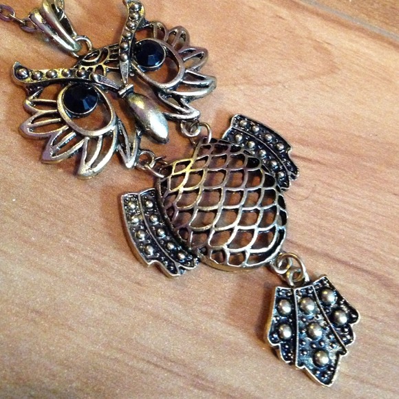 Necklace - Picture 3 of 3