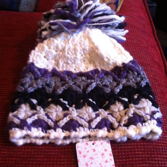 Free People Accessories - Free people Pom beanie