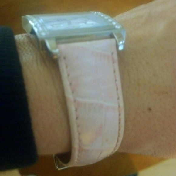 Guess womens watch - Picture 4 of 4