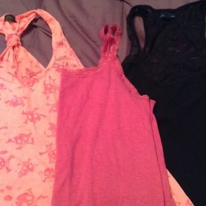 ⭐️⭐️Bundle of 3 tops and old navy shirt