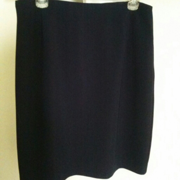 Navy blue skirt, fits well.