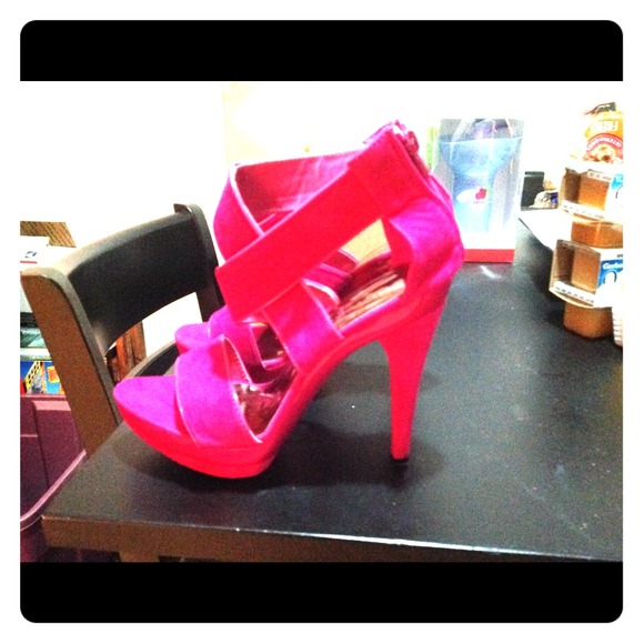 Hot pink sandel