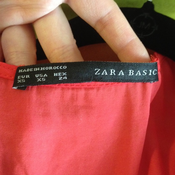 Reduced! Zara red silk sleeveless blouse - Picture 3 of 4