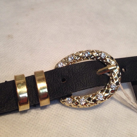 π₯SALE NWT Red/Black Belt rhinestone Buckle accent - Picture 4 of 4