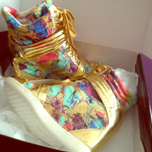 Boutique 9 paint sprayed wedged sneakers