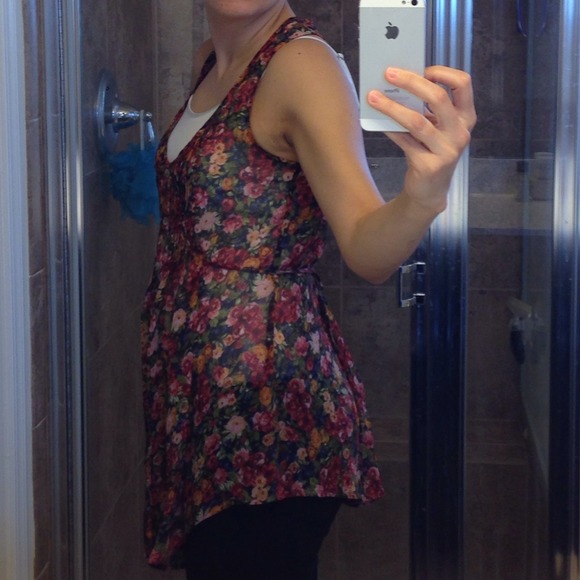 Top - Picture 2 of 2