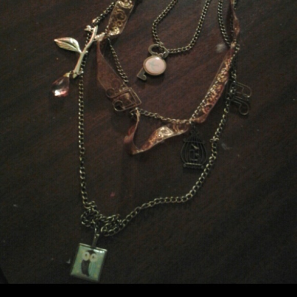Three layer necklace
