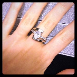 Lia Sofia ring! Cubic zirconia, silver band!