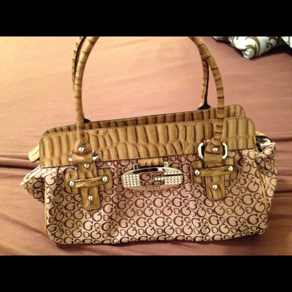 Guess purse