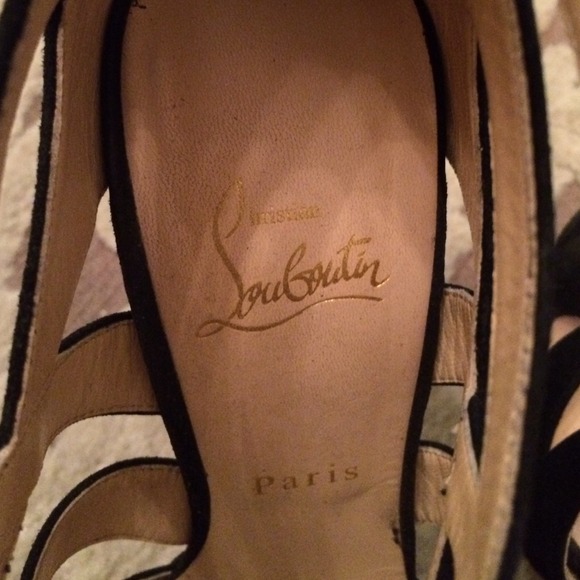 💋SOLD💋 "Christian Louboutin Platform Pump". - Picture 2 of 4