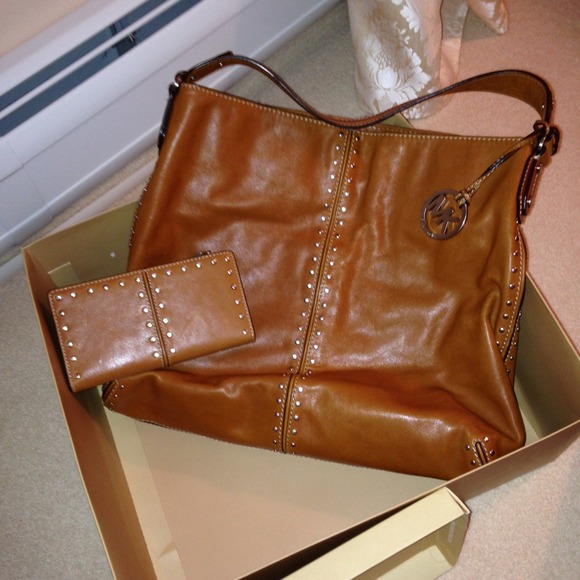 Authentic MICHAEL Michael Kors bag and wallet