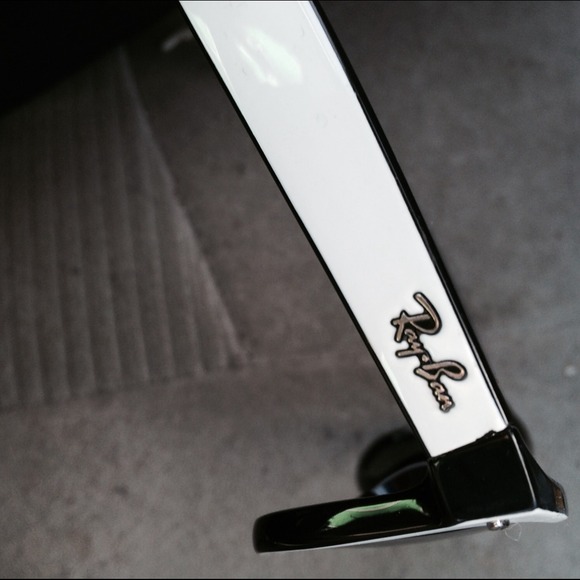 ❌SOLD❌White Ray Ban Wayfarer - Picture 2 of 4