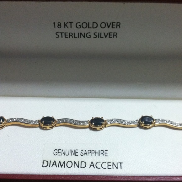 Genuine sapphire diamond accent
