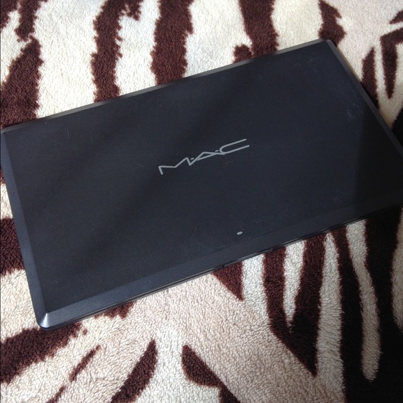 💢SOLD💢Mac 15 eyeshadow pallet
