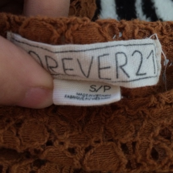 Crop top - Picture 3 of 3