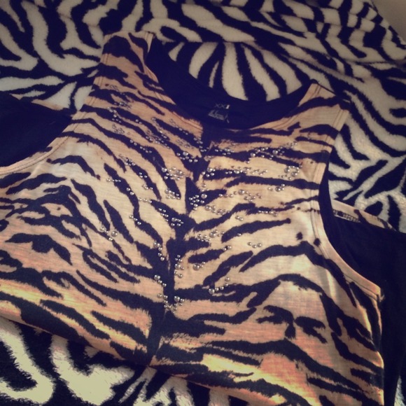 Top - Picture 1 of 4