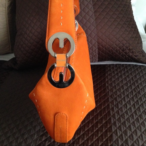 💯 authentic Escada Hobo Purse - Picture 2 of 4