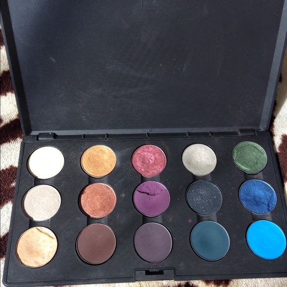 💢SOLD💢Mac eyeshadow pallet 15 eyeshadow