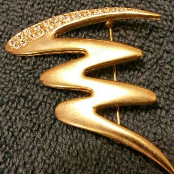 Vintage Brooch with CZ