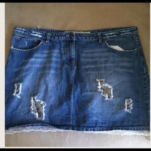🌹SOLD Jean skirt with lace trim
