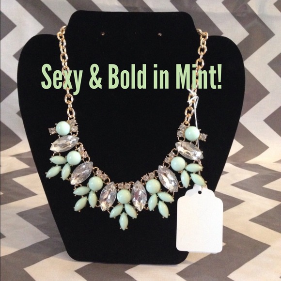 Mint Crystal Ice Necklace