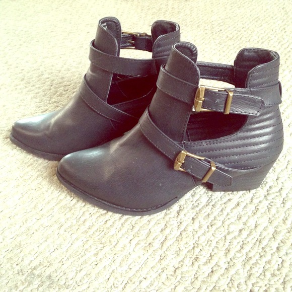 Chic Buckled Ankle Booties
