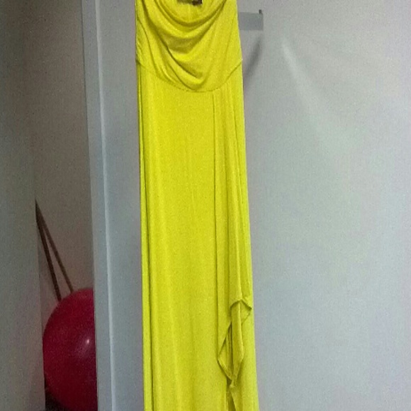 Strapless hilo dress.