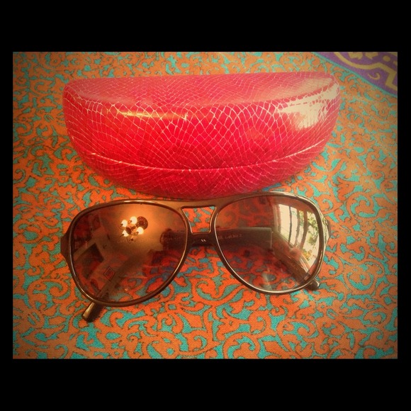 REDUCED Fossil Black Aviator Sunglasses with Case