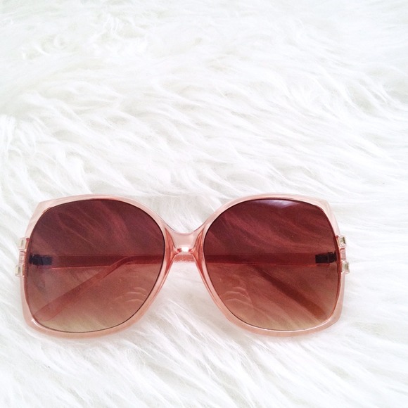 🎉🎉 Peachy shades