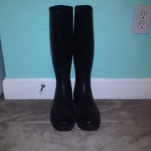 Juicy rain boots: RESERVED