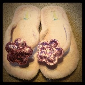 House shoe size 12-13 pink soft flip flop