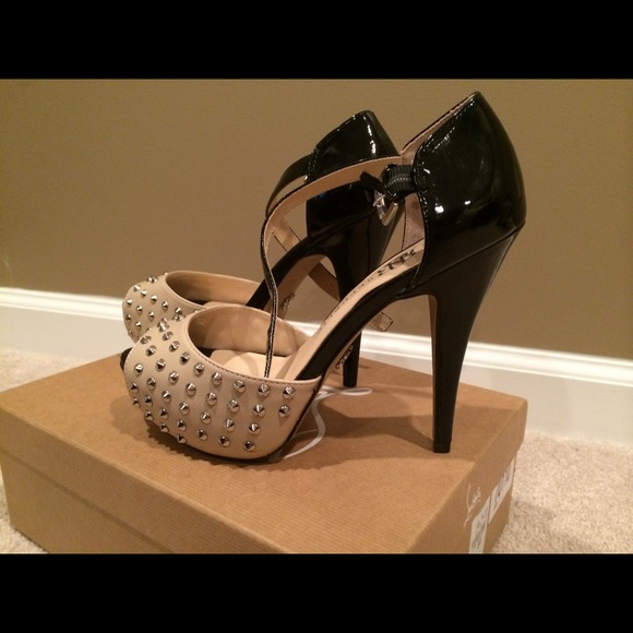 💥reduced!💥 Rock and Republic opened toed heels