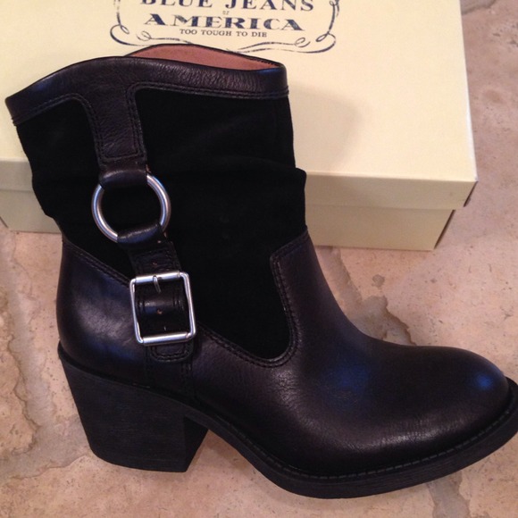 Lucky Brand leather and suede short boots - Picture 2 of 3