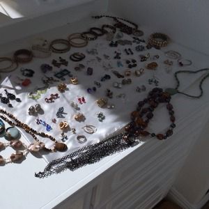 62  Earrings💛15 Bracelets💛6 Necklaces💛 3 Rings