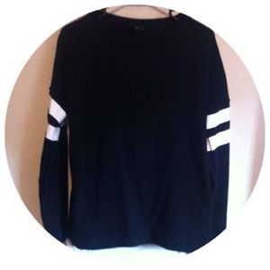 Forever 21 black sweatshirt