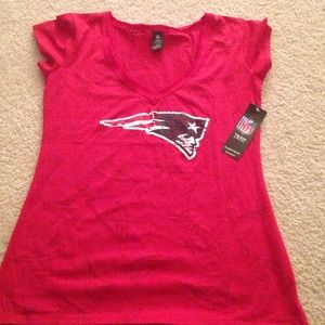 2 shirts. 1RED PATRIOTS V- NECK and 1 WHITE XL