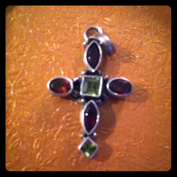 💗Beautiful sterling cross pendant💗