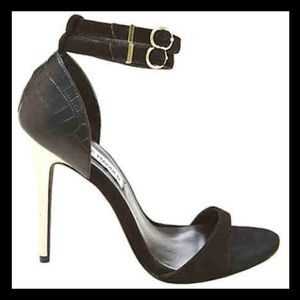 Super sexy Steve Madden pumps!