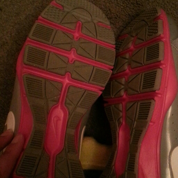 Nikes - Picture 3 of 3