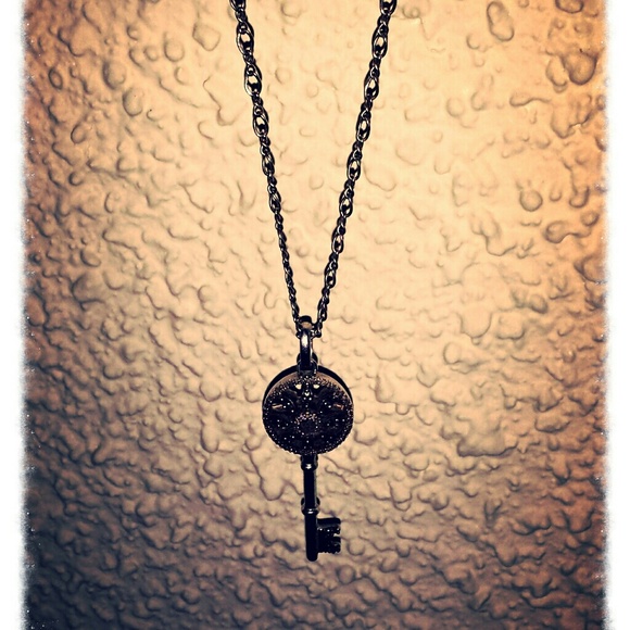 Skeleton key set in black & white diamonds - Picture 2 of 4