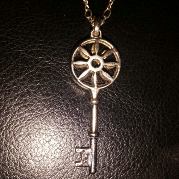 Skeleton key set in black & white diamonds - Picture 3 of 4