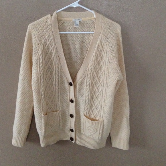 Sweaters - Classic cardigan