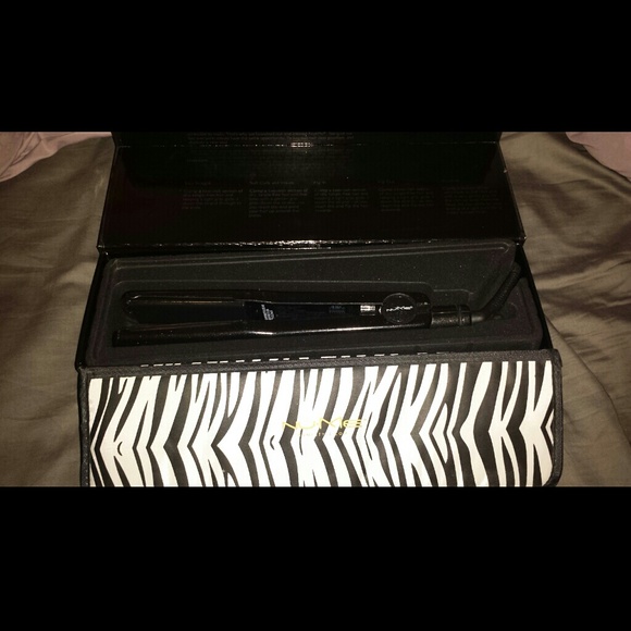 **final price** NUME hair straightener