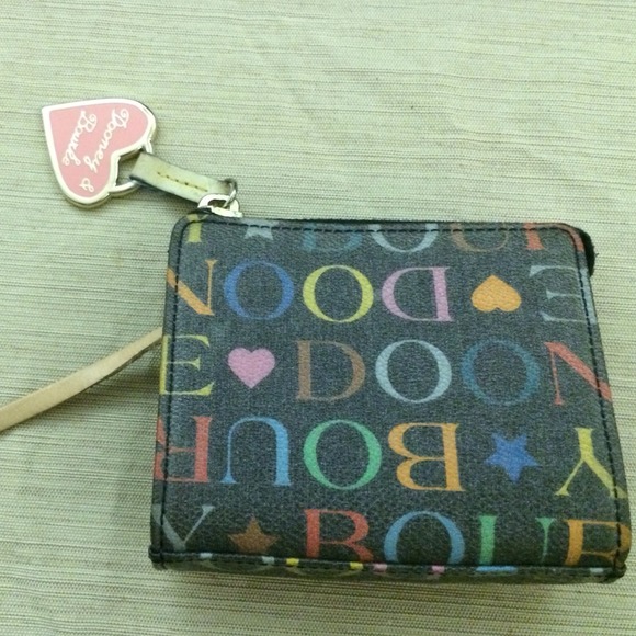 💯Authentic Dooney and Bourke small wallet