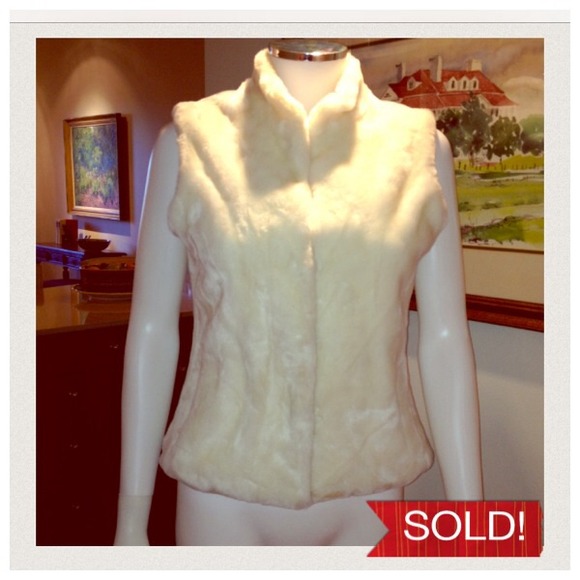 SOLD!!!So Glam! White House / Black Market - Picture 1 of 4