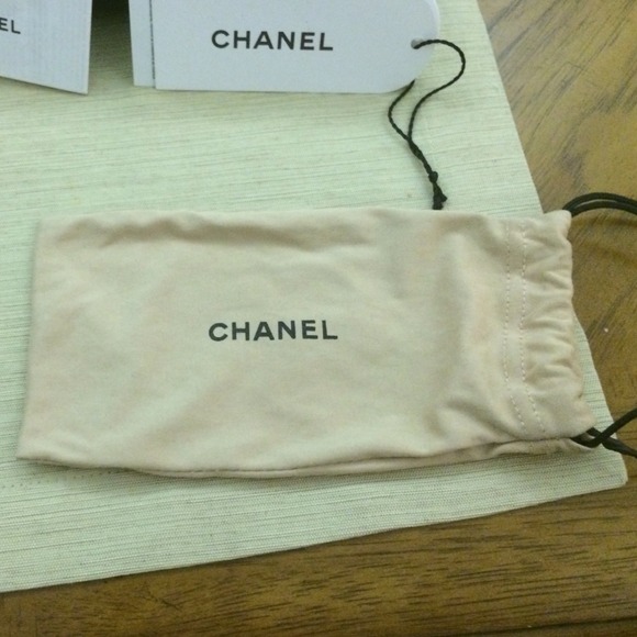 💯 Authentic Chanel Sunglasses in black - Picture 3 of 5