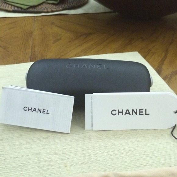 💯 Authentic Chanel Sunglasses in black - Picture 5 of 5