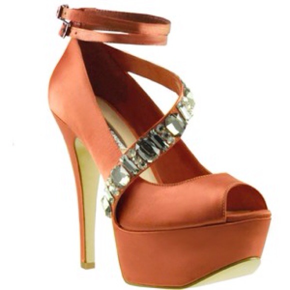 Sale. 🎉HOST PICK🎉 high heels from bakers