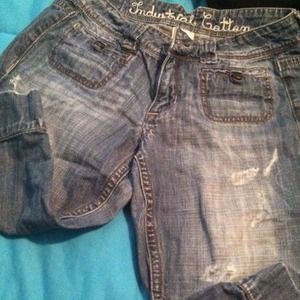 Distressed jean capris👖👖👖
