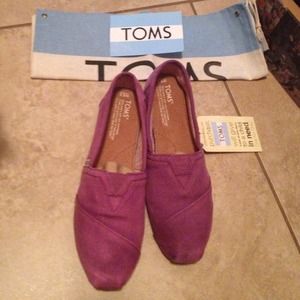 New with tags 8.5 TOMS